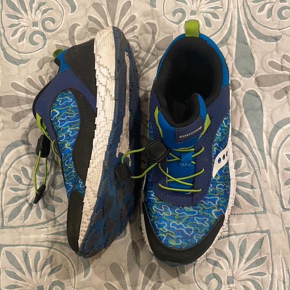 Saucony Other - Kids tennis shoes barely worn